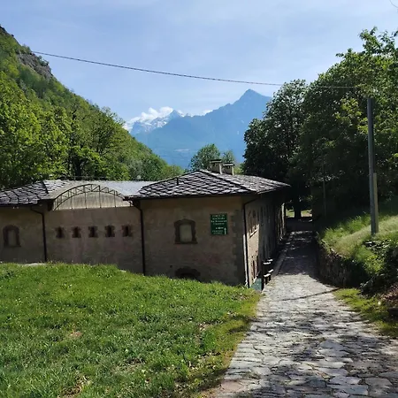 Hostel Rifugio Di Machaby *
